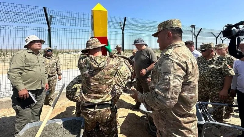 Кыргызстан и Таджикистан устанавливают пограничные знаки в ходе демаркации