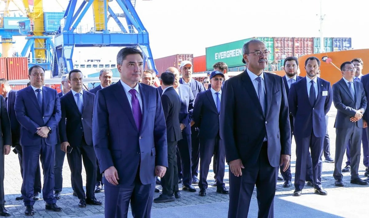 Премьер-министры Казахстана и Узбекистана обсудили рост перевозок по Среднему коридору