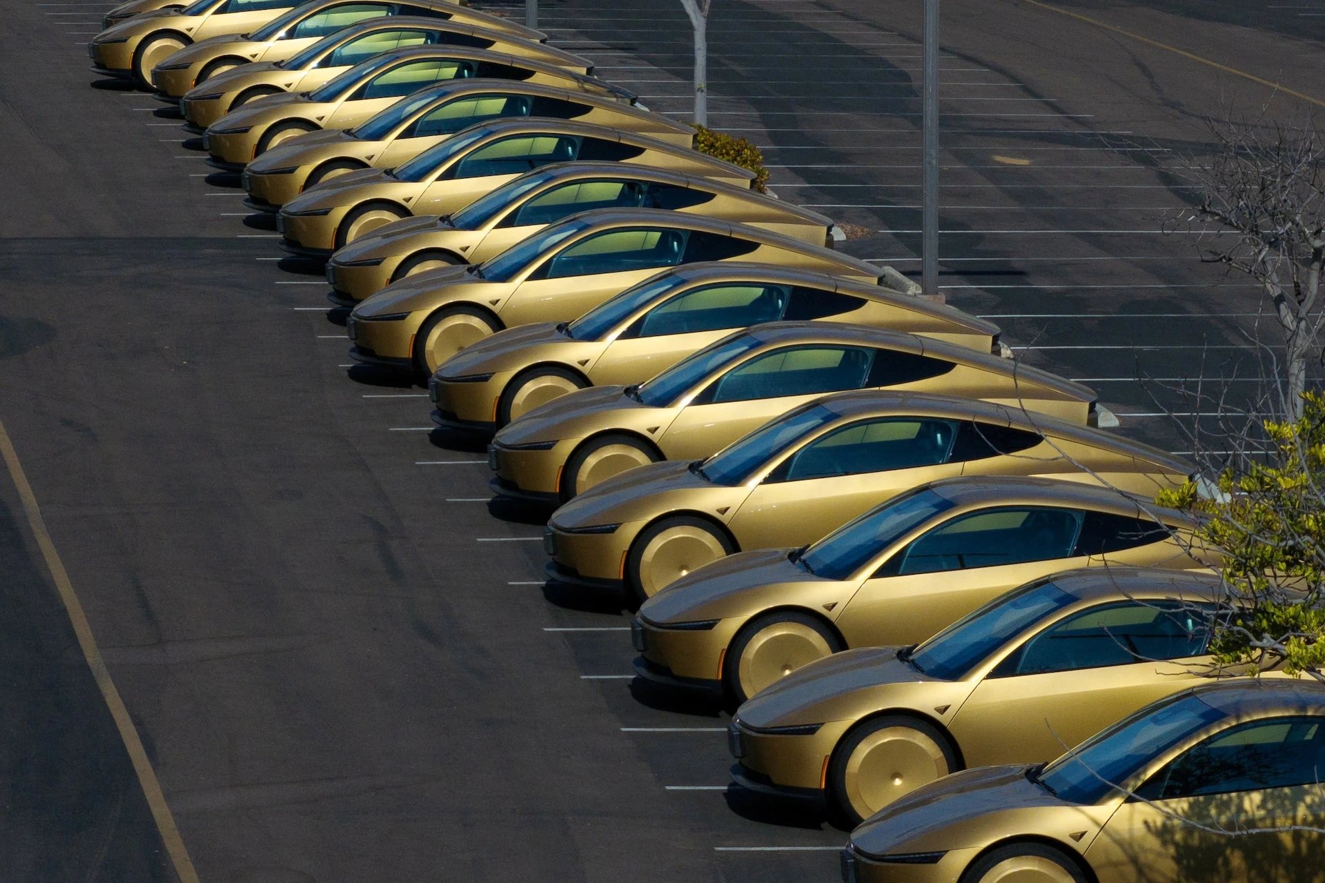 Tesla запустит Cybercab в Остине в августе, начав с поездок сотрудников