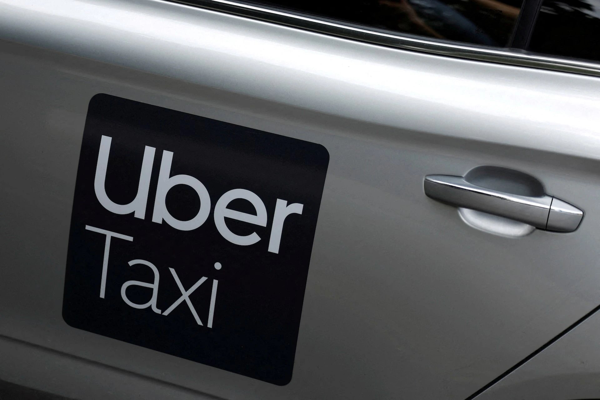 Нидерландский регулятор оштрафовал Uber на €825 млн за автоматическую блокировку водителей