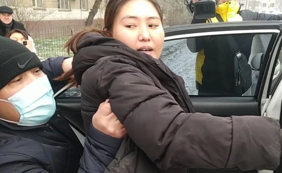 Суд в Бишкеке повторно рассмотрит дело журналистки Тажибек кызы 25 августа