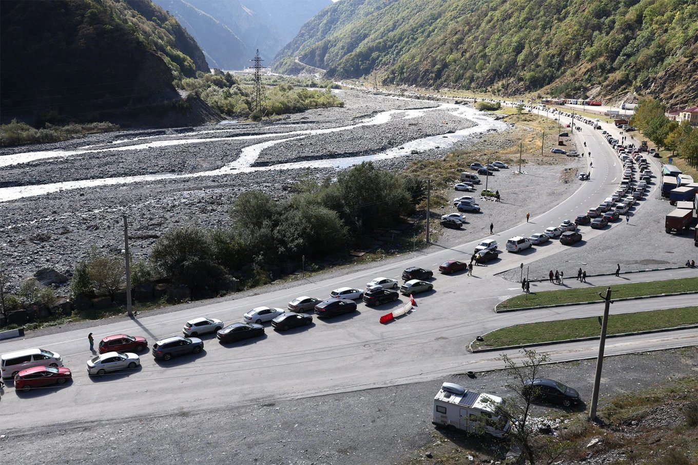 Russia-Georgia border crossing data dispute reveals traffic patterns, not mobilization