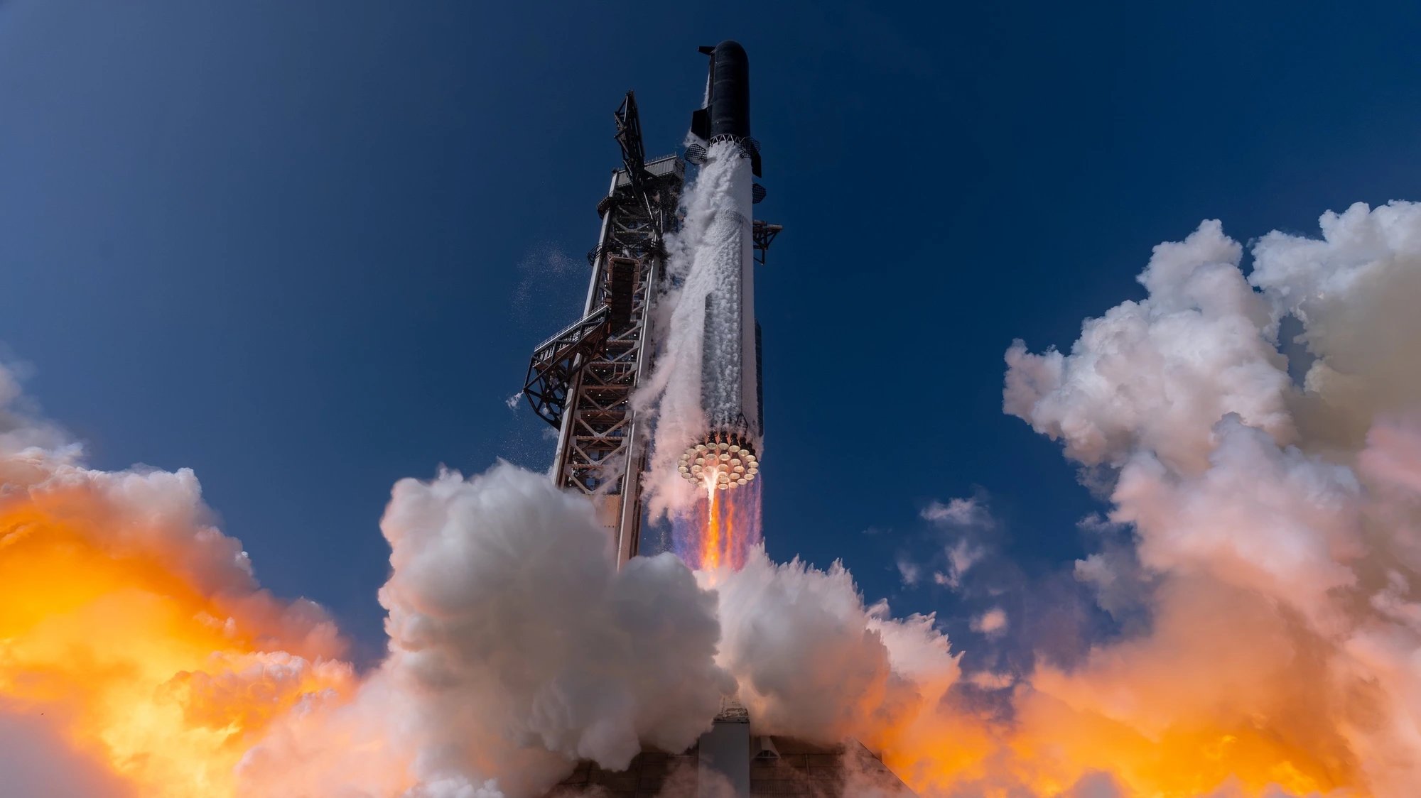 SpaceX строит вертикально интегрированный стек от запусков до ИИ-моделей