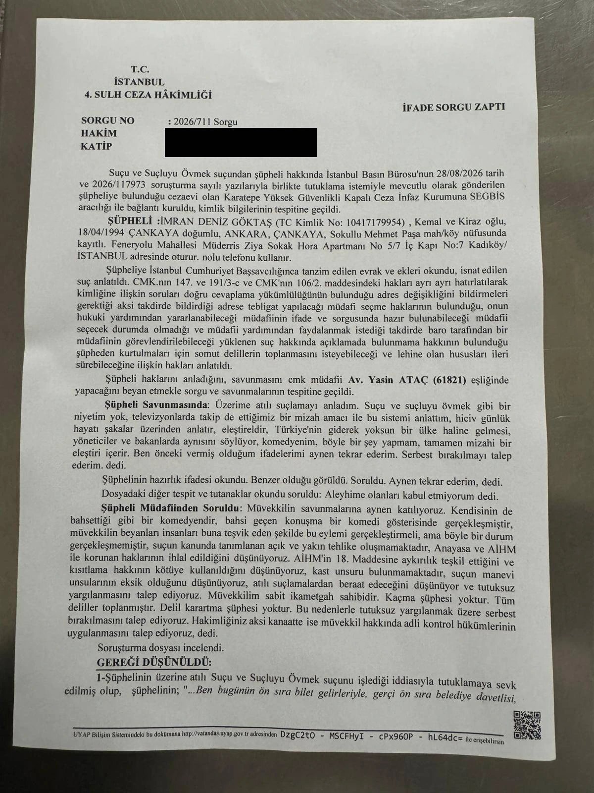 Суд в Стамбуле повторно арестовал комика Дениза Гёкташа после решения об освобождении