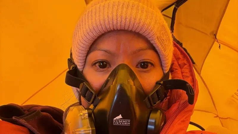 Зона смерти Эвереста: как высота, холод и нехватка кислорода убивают альпинистов