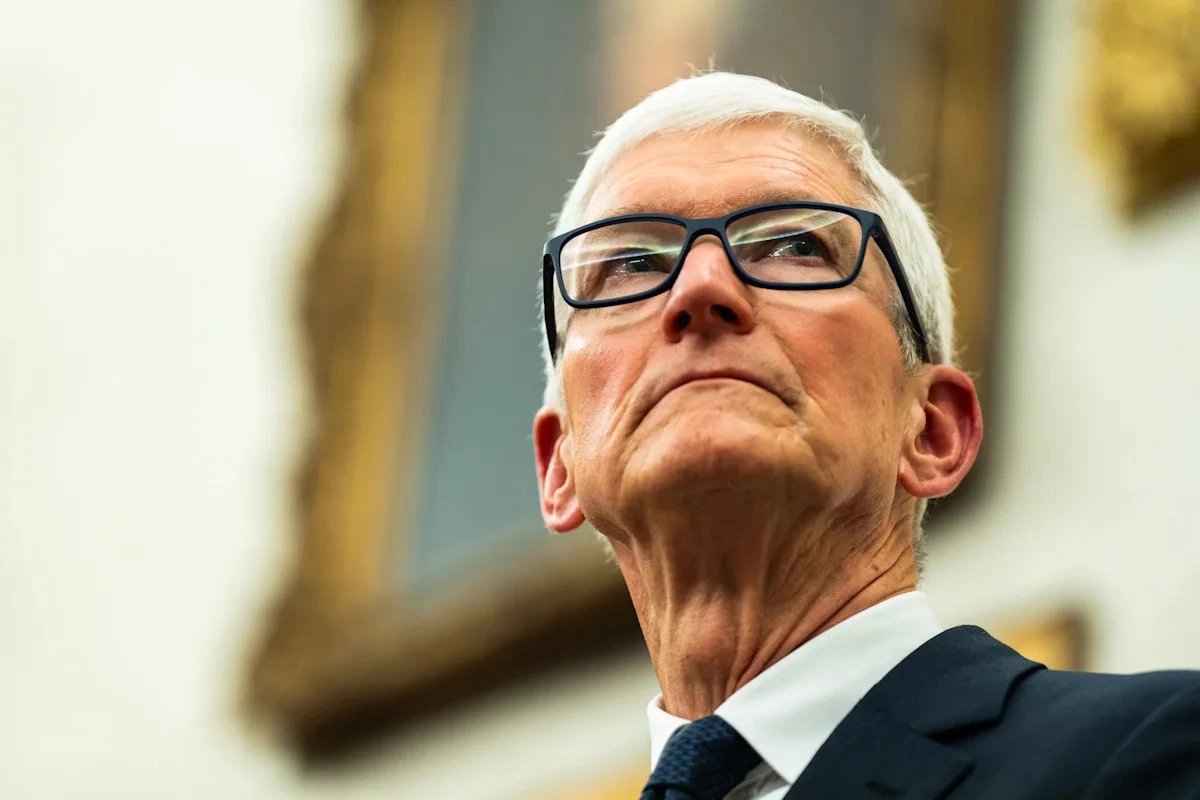 Гендиректор Apple Тим Кук покинет пост 1 сентября, его сменит Джон Тернус