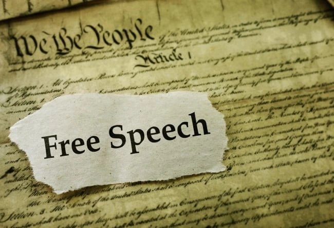 Судья признал политику депортации студентов Трампа нарушающей Первую поправку