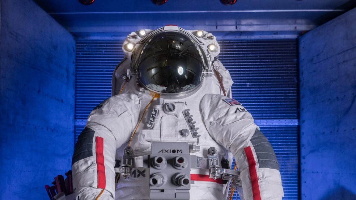 NASA разработает упрощённый скафандр Sortie Suit с Axiom Space для высадки на Луну в 2028 году