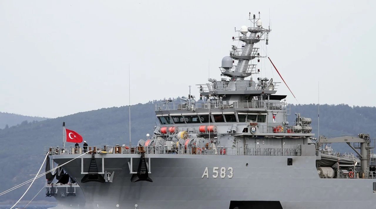 Корабль ВМС Турции обнаружил затонувшее судно в Мраморном море