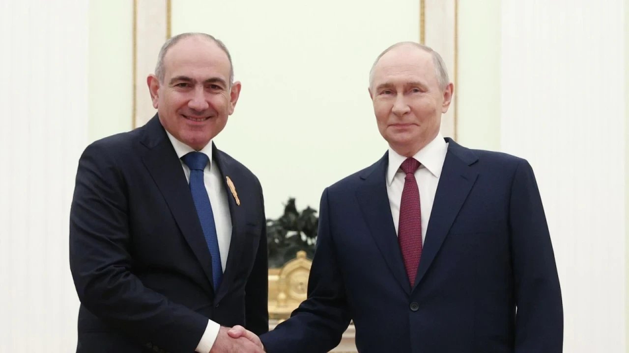 Путин и Пашинян обсудят в Москве путь развития Армении и референдум