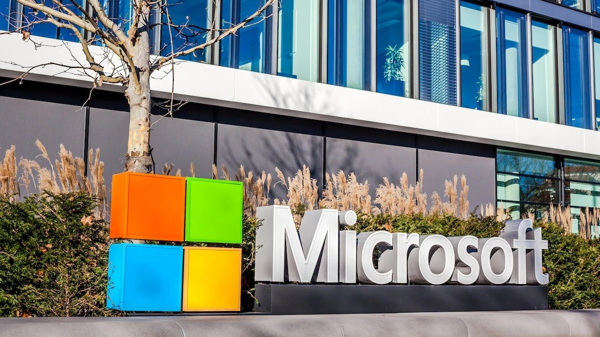 Microsoft выпустила рекордные 974 исправления, включая два эксплуатируемых zero-day