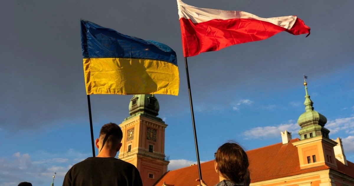 Число украинских беженцев в Польше сократилось на 11% с апреля до 868 000
