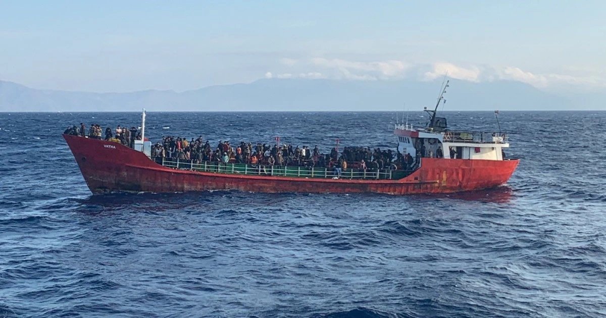 Boat carrying 77 migrants sinks off Greece; one dead, 25 missing