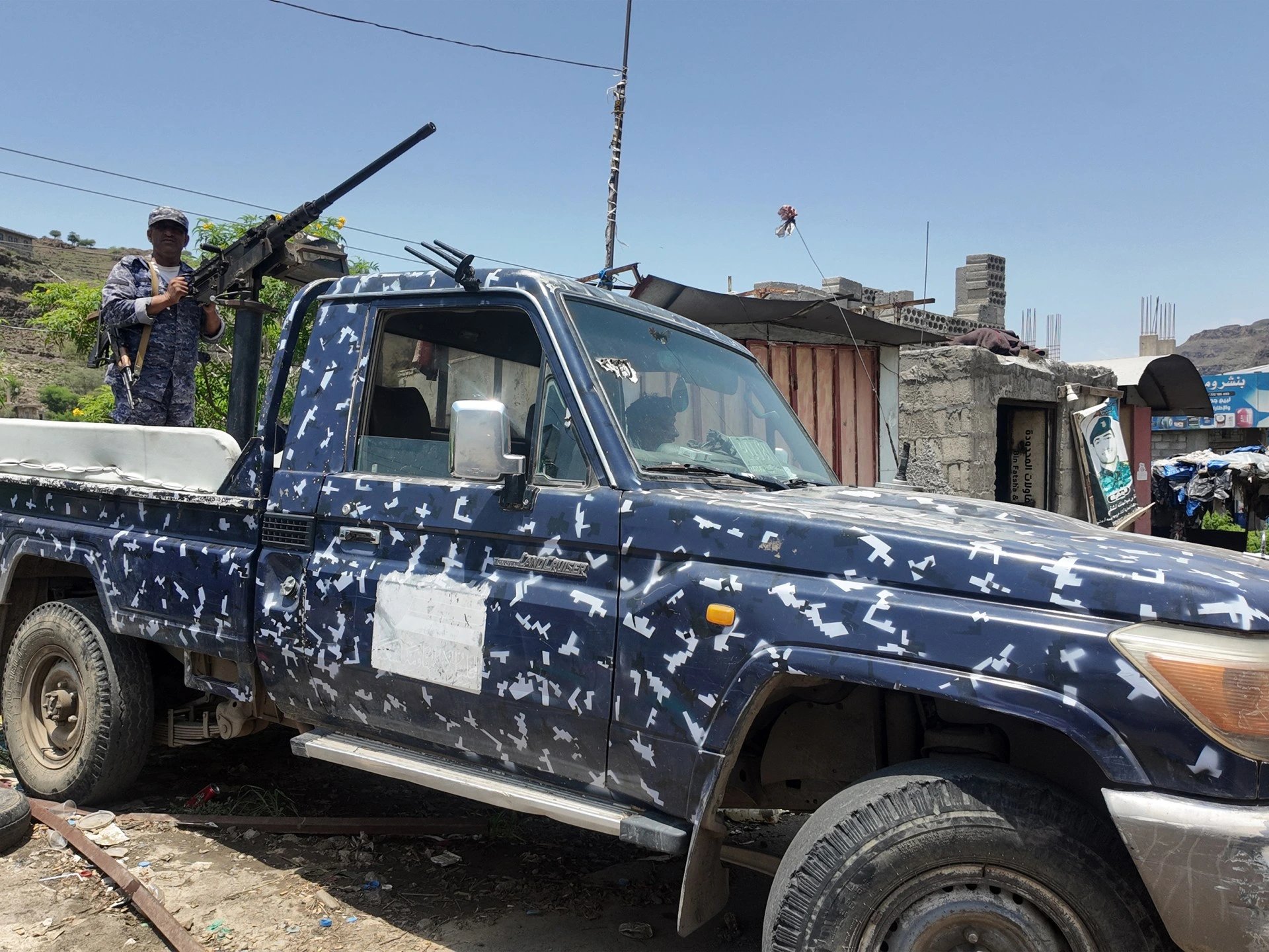 Houthi advance on Marib, Taiz threatens Yemen's oil hub and last northern stronghold
