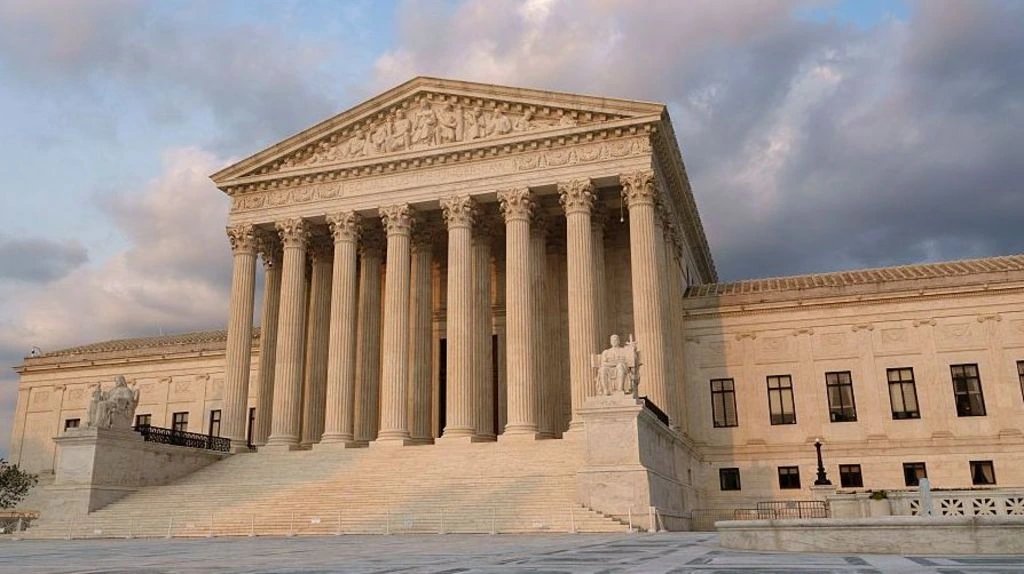 US Supreme Court blocks Trump mail-in ballot restrictions for 2026 midterms