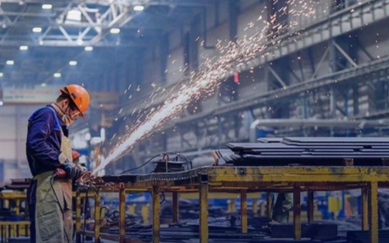 Обрабатывающая промышленность Казахстана растёт на 9%, добыча падает на 4,4% в январе–июле