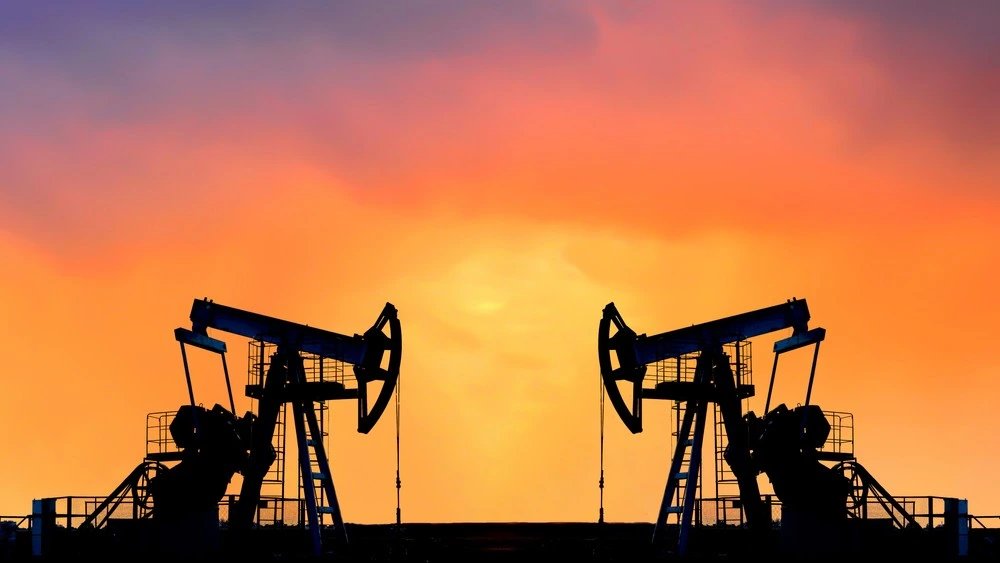 Цены на нефть растут на фоне срыва сделки с Ираном и ограничений в Ормузском проливе