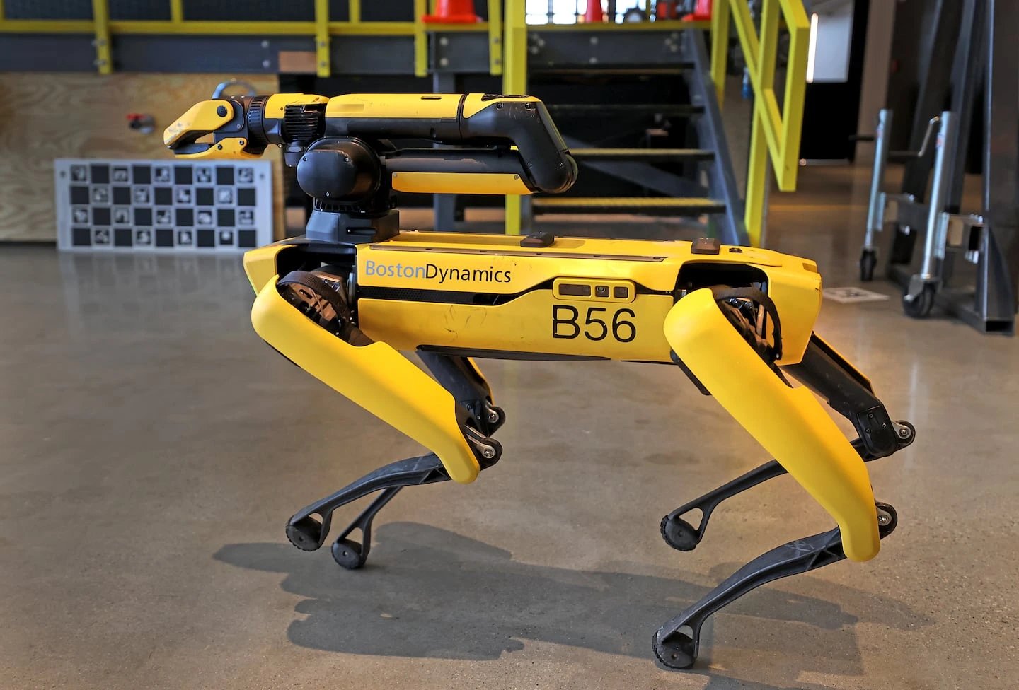 ICE закупит роботов Spot Boston Dynamics для общественной безопасности