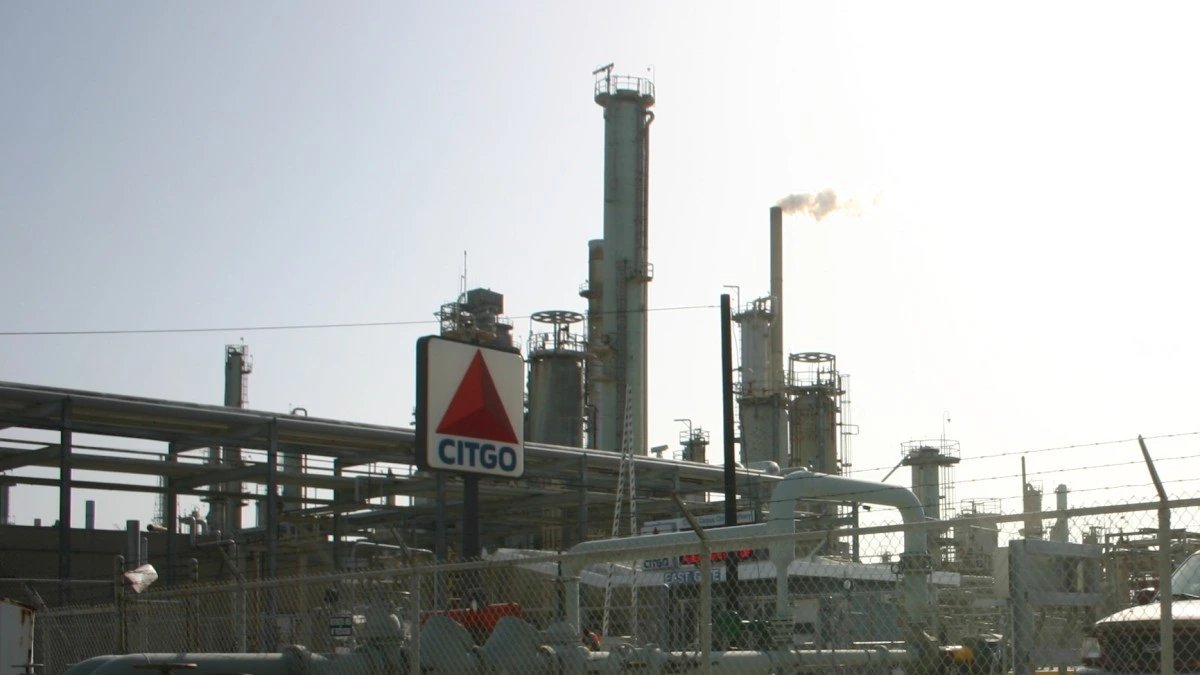 Доступ к венесуэльской нефти не снизит быстро цены на бензин в США