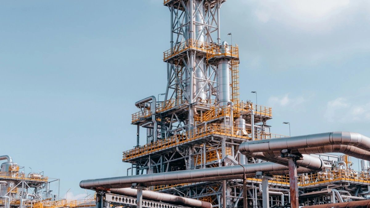 Нефтеперерабатывающий завод Saudi Aramco в Джизане вновь атакован
