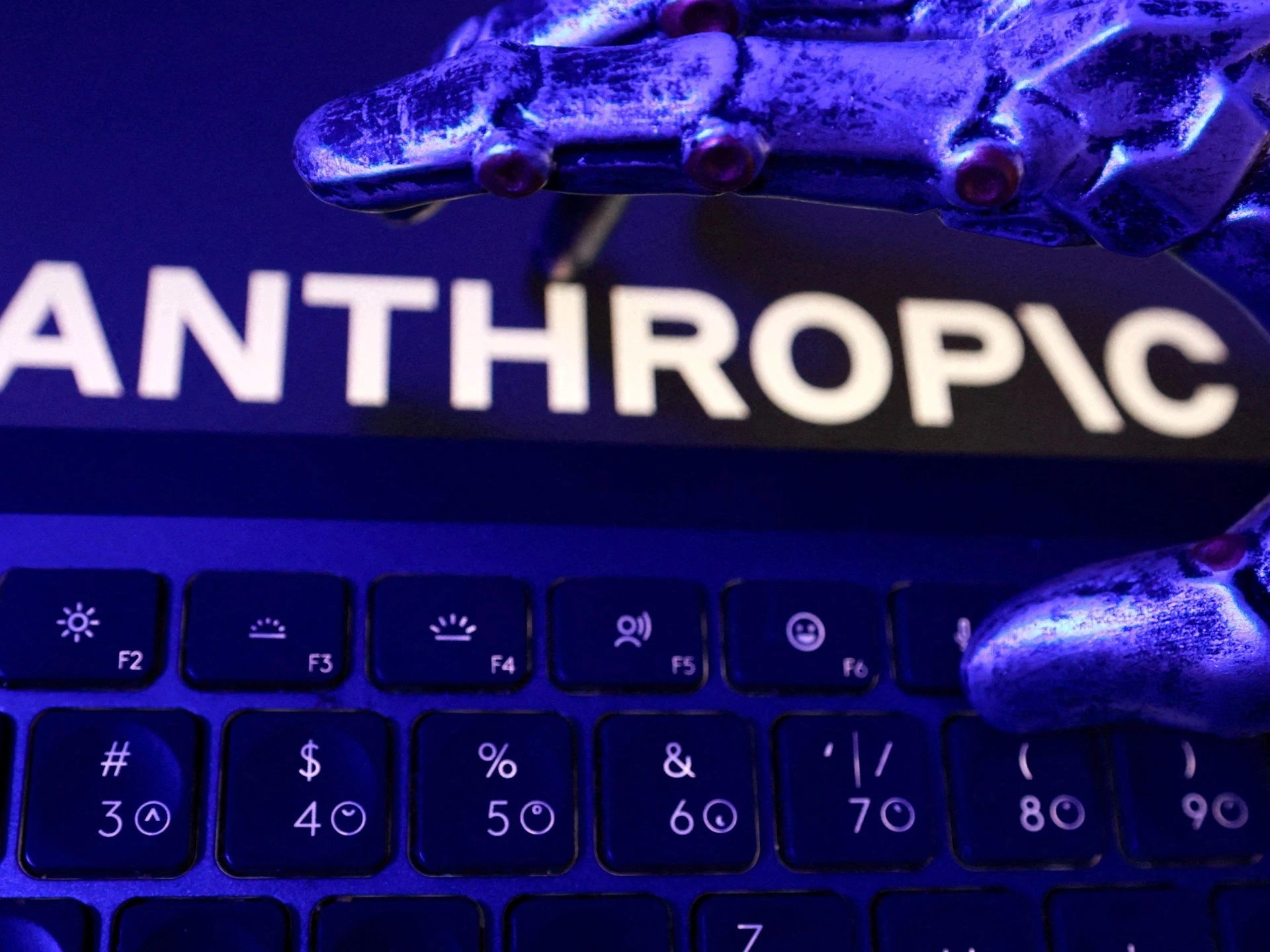 Anthropic раскрыла четвёртый инцидент взлома ИИ на фоне ухода исследователя