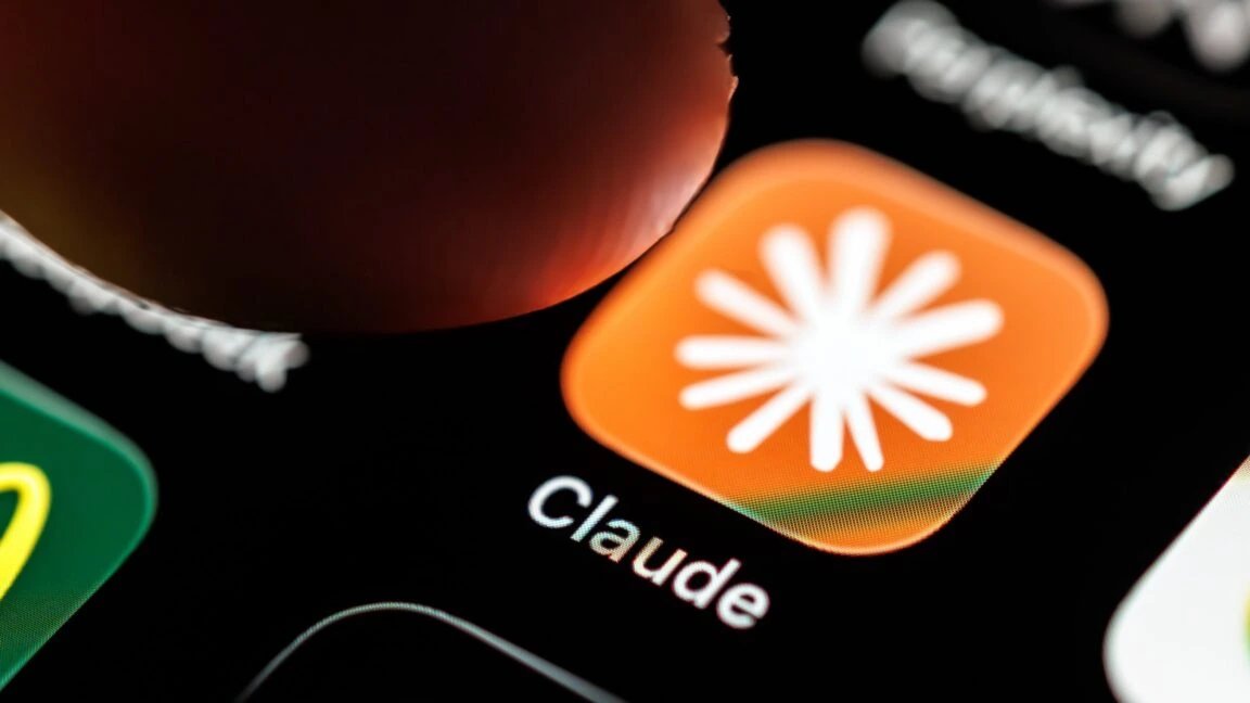 Пользователи Claude обходят защиту для исследований биологического оружия