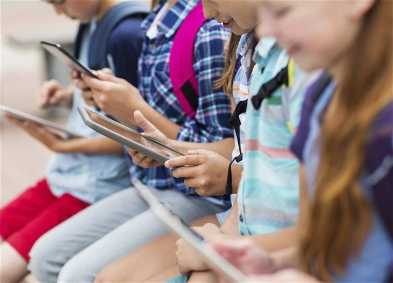 Politico: EU Commission to propose EU-wide age limits for social media on Sept 17